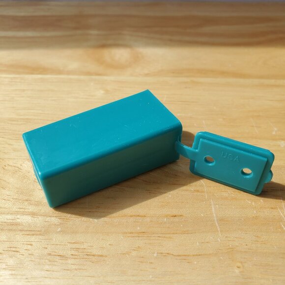 VTG Tupperware Game Gifts Door Hook Hanger, Soap Dish, Toothbrush Holder 1991 - Picture 2 of 13